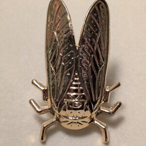 New!  Size 6-7-8 Adjustable VERY BIG Gold Tone Bug Ring